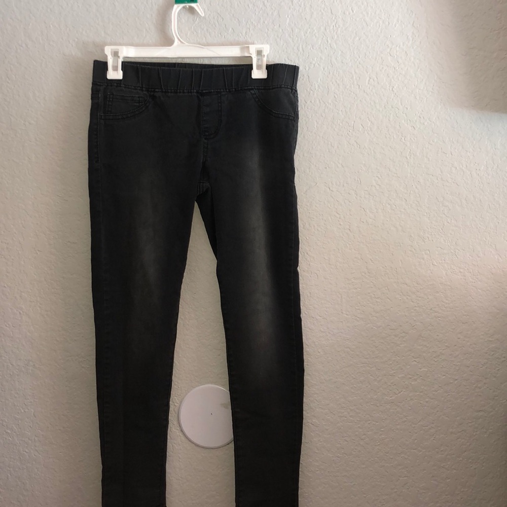 grey pair of jeans with a stretchy waist!